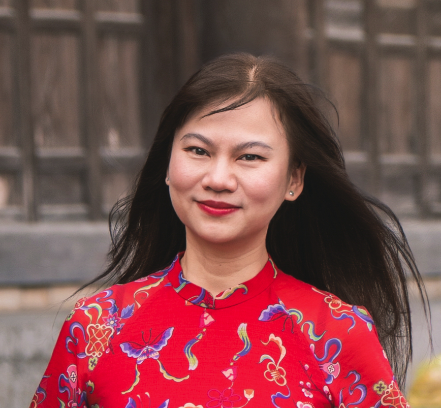 Chị Thu Hà