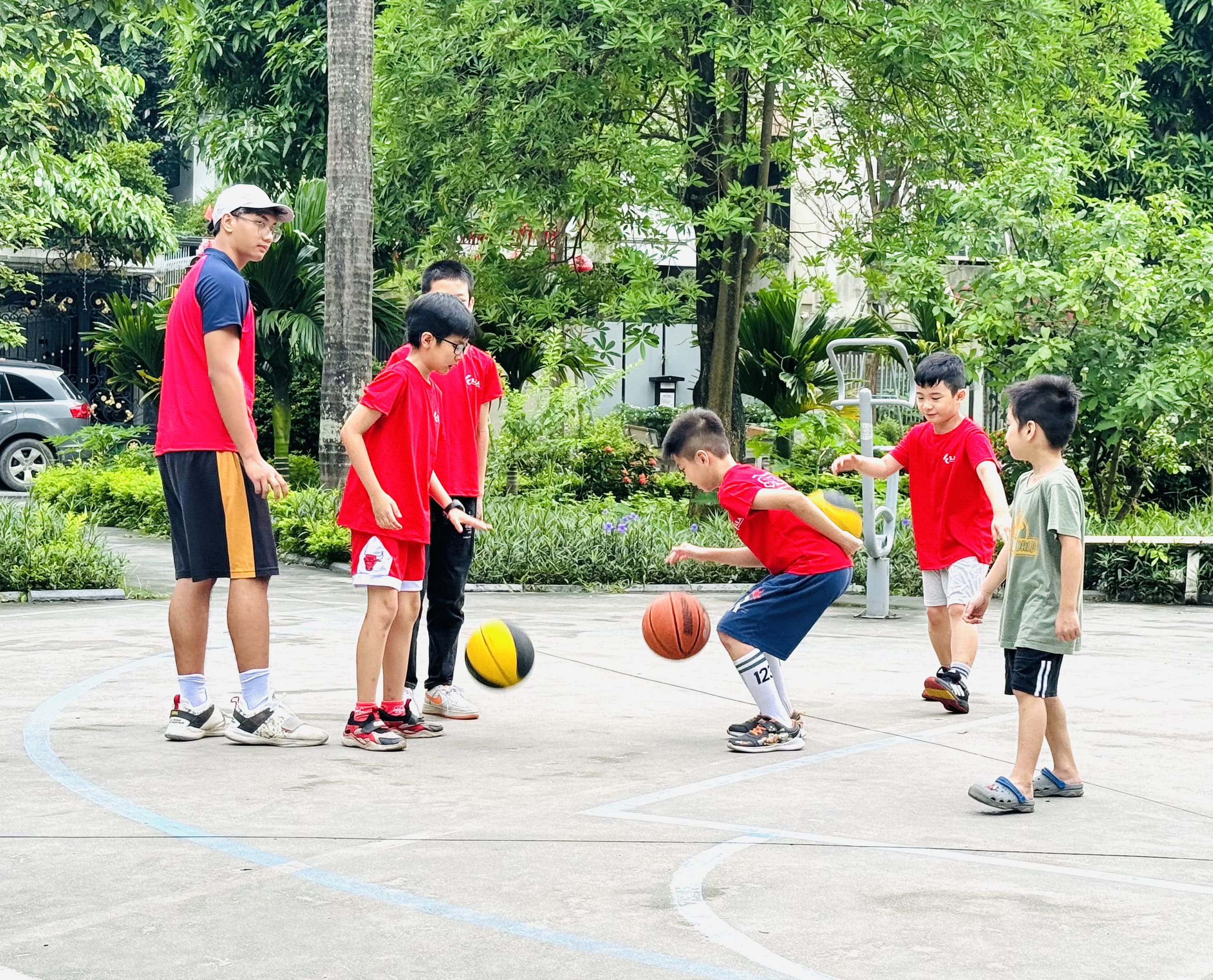 Học sinh vui vẻ tại S.E.A Summer Camp